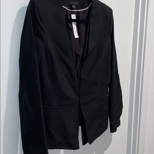 ANN TAYLOR black fitted double pleat front blazer